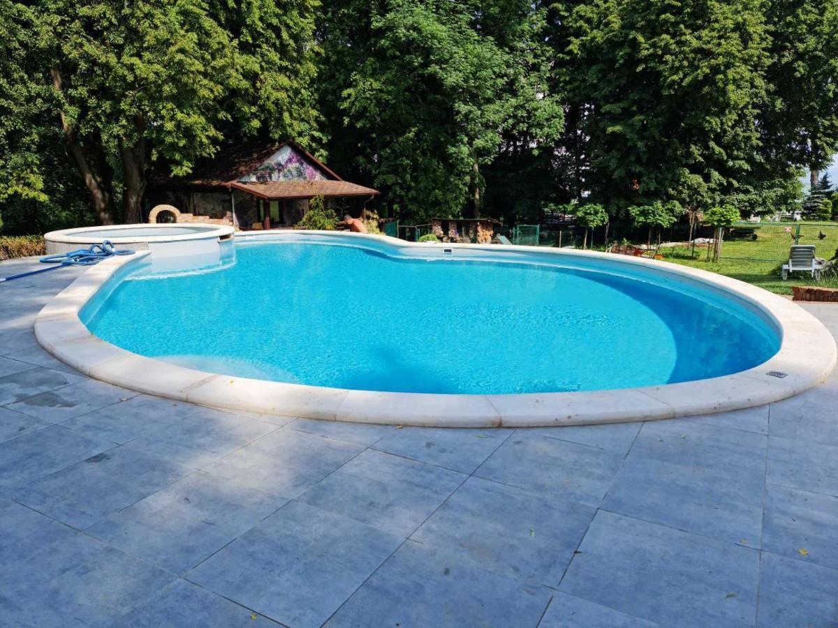Panorama Hotel&SPA Chernivtsi Bagian luar foto