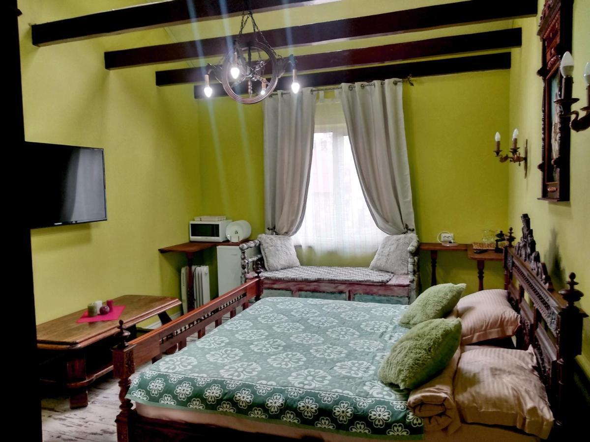 Panorama Hotel&SPA Chernivtsi Bagian luar foto